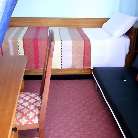 Kruja 호텔 3*
