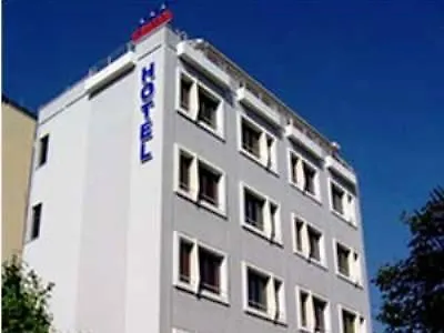 Kruja 3* تيرانا