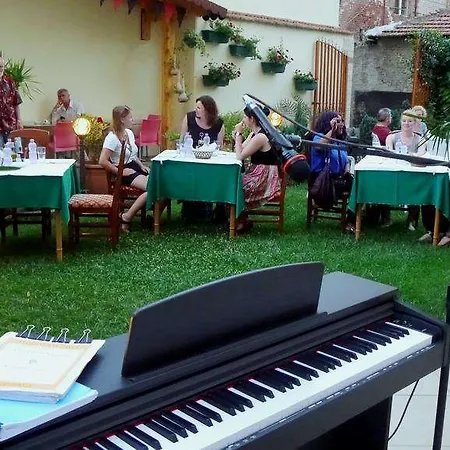 Kruja מלון טיראנה