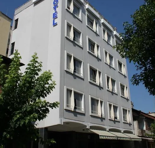 מלון Kruja