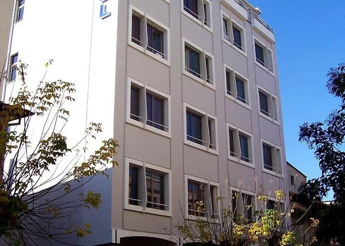 Kruja מלון טיראנה
