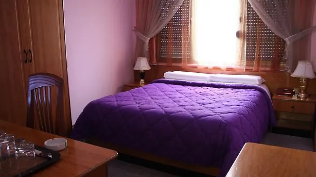 Kruja מלון